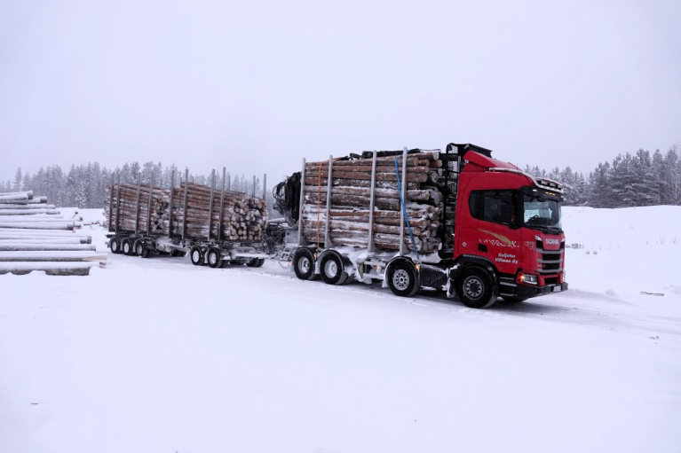 Scania puutavarayhdistelmä, Kuljetus Villman Oy