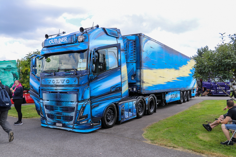 Widmer Transporte & Logistics AG:n Volvo FH vm. 2024