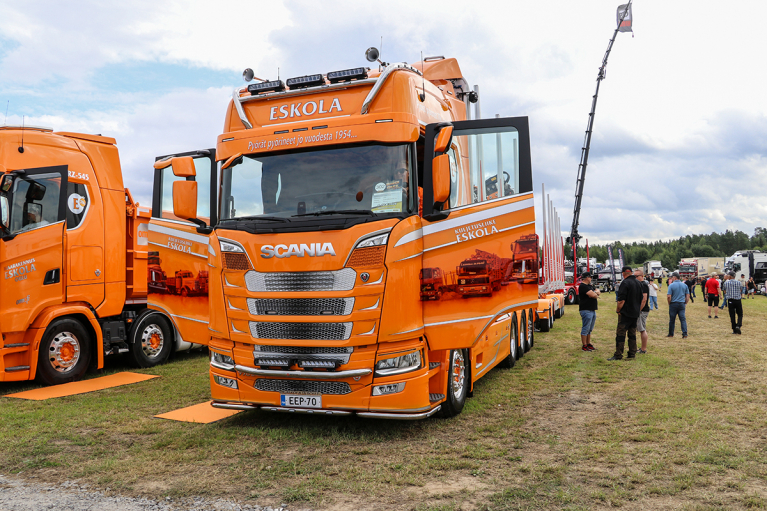 Kuljetusliike Eskola Oy, Scania puutavarayhdistelmä