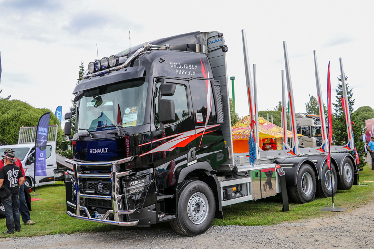 Renault Trucks C520 puuauto, Velj. Ikola Oy