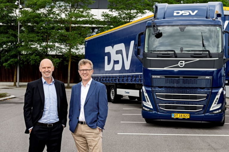 Søren Schmidt, DSV (vas.) ja Roger Alm, Volvo Trucks