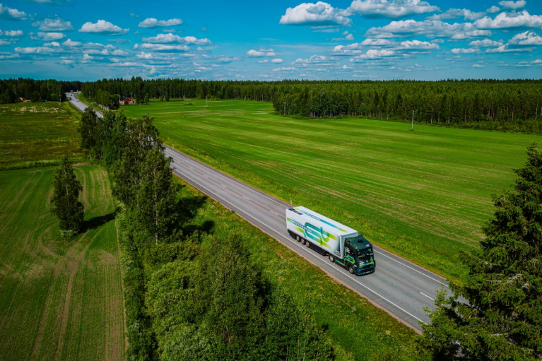 Täyssähköinen Mercedes-Benz eActros 600