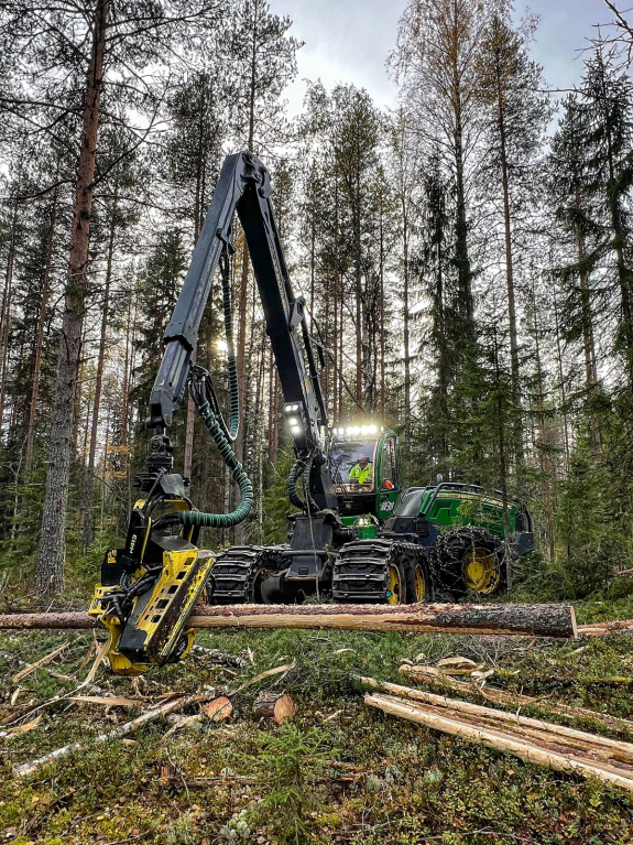 harvesteri, John Deere, Riveria