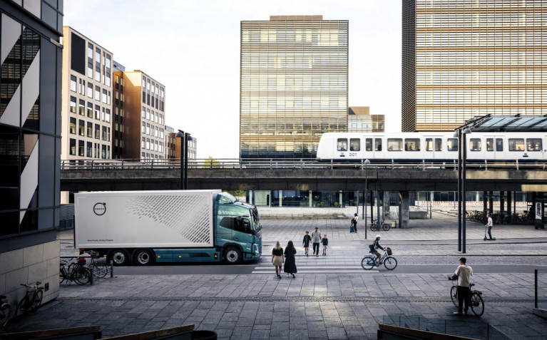 Volvo FM city traffic