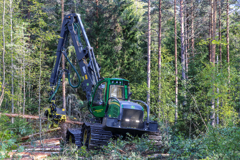 John Deere harvesteri, Metsäkonepalvelu Oy