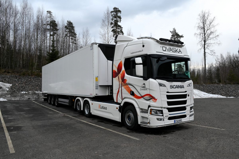 Kuljetus Ovaskan 45 R Scania