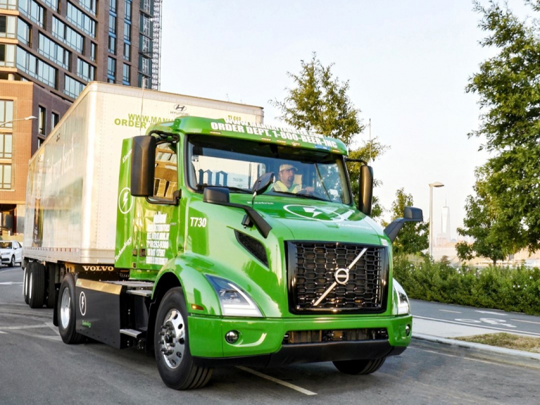 Manhattan Beer's Volvo VNR Electric