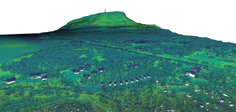 Maanmittauslaitoksen laseraineistoa Kilpisjärveltä. Taustalla kohoaa Saanatunturi.