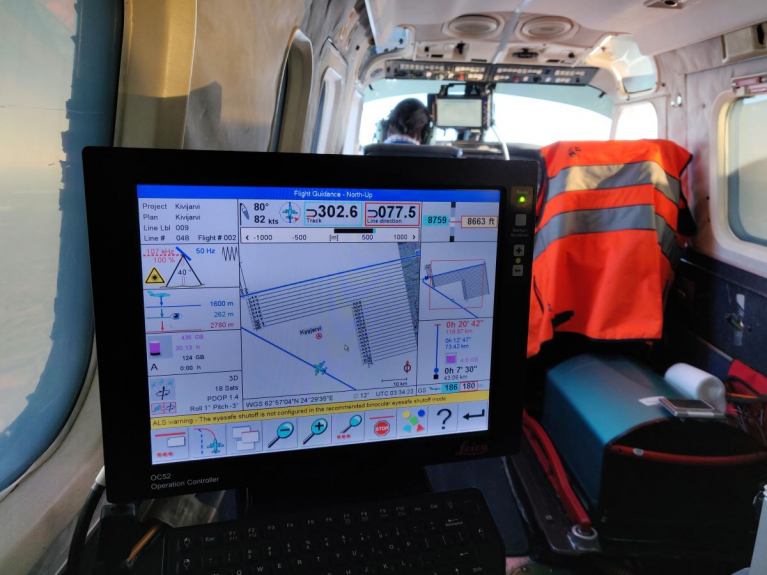 Ilmakuvaaminen edellyttää saumatonta yhteistyötä lentäjältä ja navigoijalta