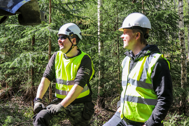 Aleksi Vaahteranoksa, AMV Metsäpalvelu Oy. Matti Tavinen, Oilset Oy