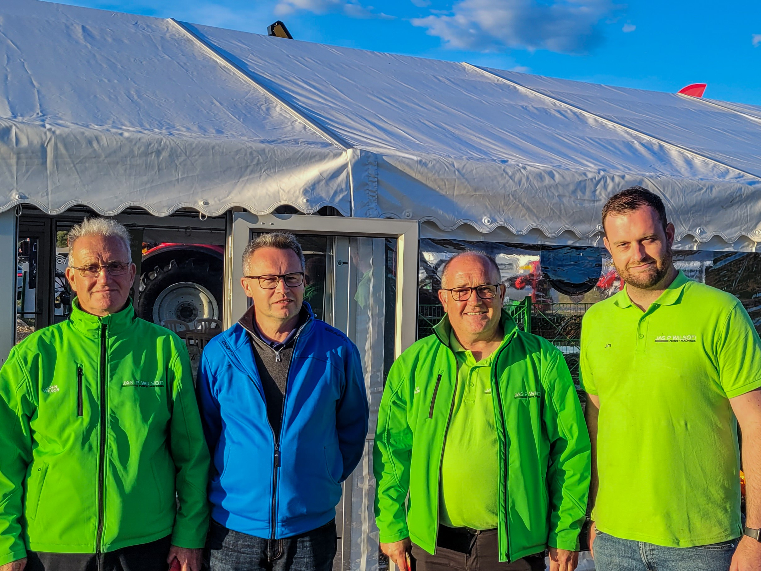 John, Iain ja Jim Wilson, sekä Jari Hakala