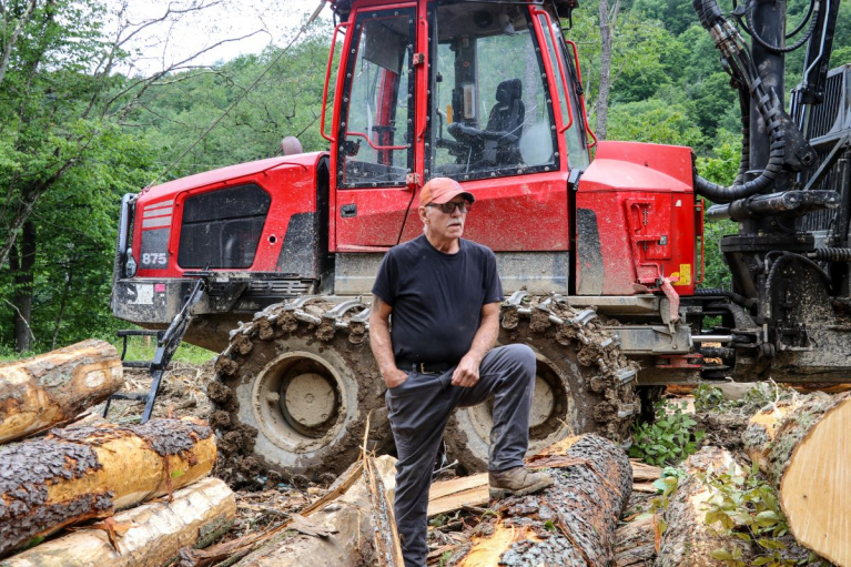 Gary McDovell, Komatsu 875
