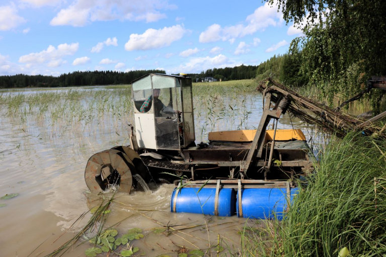 niitto- ja keräilykone