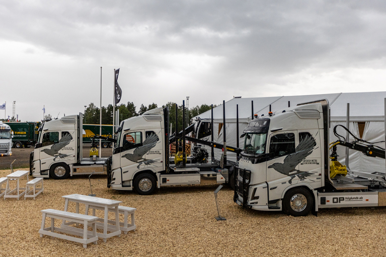 Volvo tehdasvalmis puuauto