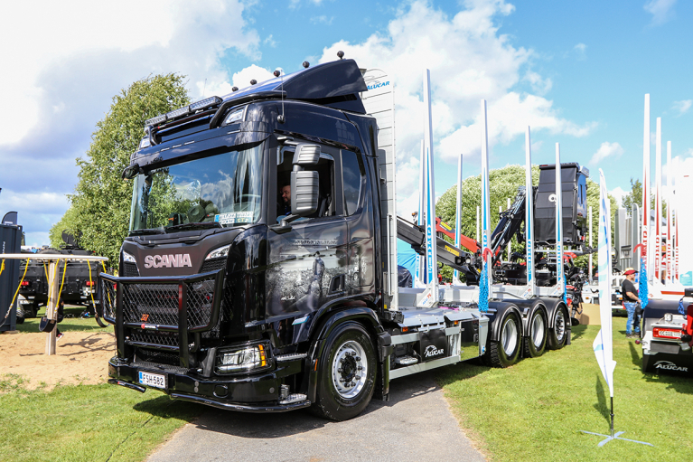 Scania puuauto, Iin Metsätyö Oy