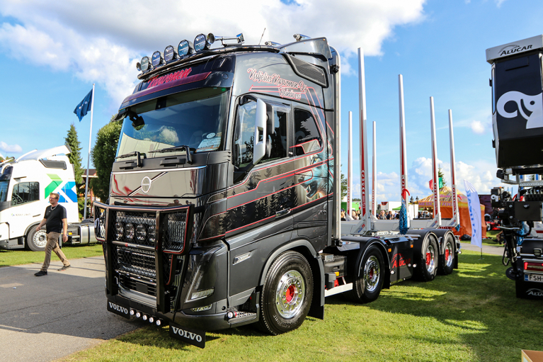 Volvo puuauto, Kuljetus Karvonen Oy