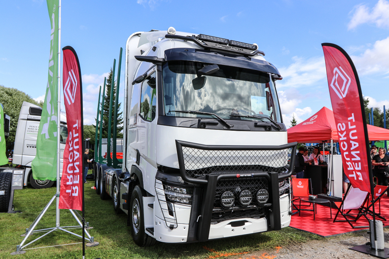 Renault Trucks puuato, Velj. Vartiamäki Oy