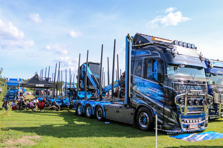 Kuljetusliike A. Nieminen Ky Läyliäisiltä ja Volvo FH16 750 vm. 2023