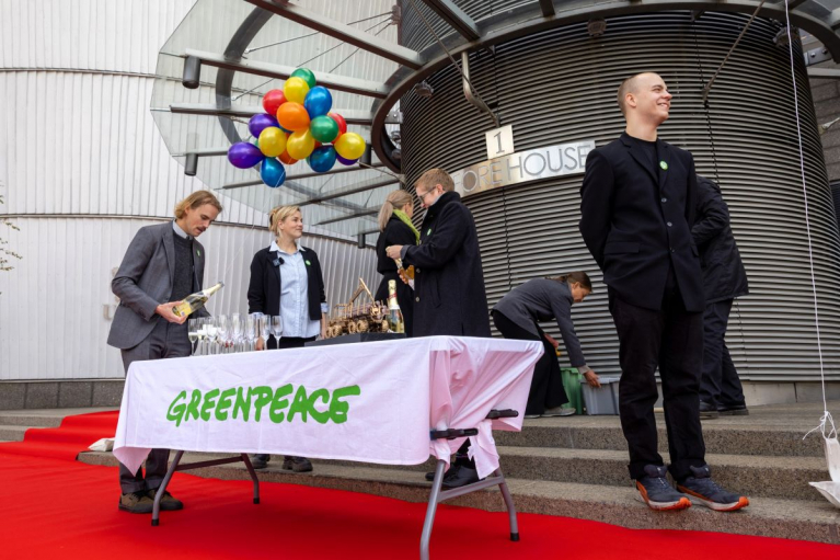 Greenpeace UPM:n pääkonttorilla