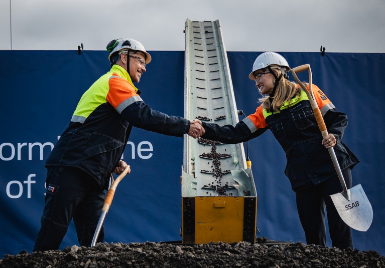 SSAB:n toimitusjohtaja Johnny Sjöström ja Ruotsin energia- ja elinkeinoministeri Ebba Busch.