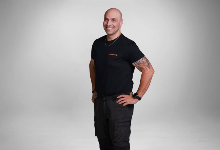 Toni, Kuljetus V. Hulkkonen Oy