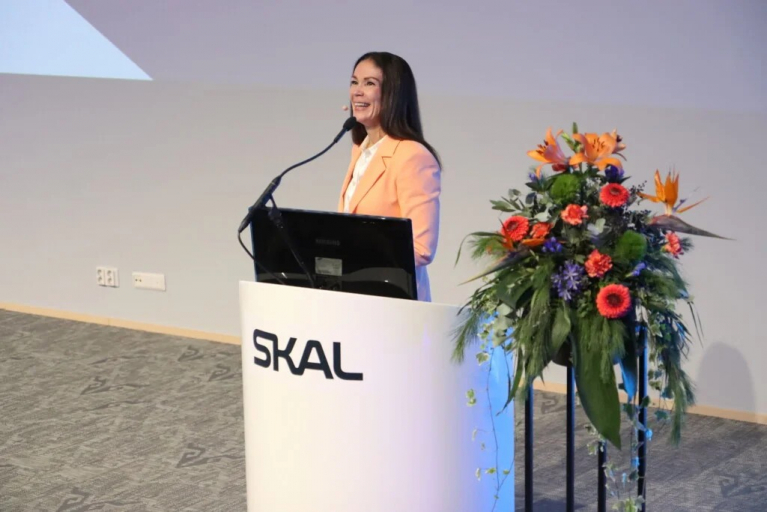 Liikenne- ja viestintäministeri Lulu Ranne SKAL Forumissa, Jyväskylän Paviljongissa 15.11.2025