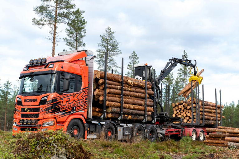 FK-Kuljetus Oy, Scania puutavara-auto