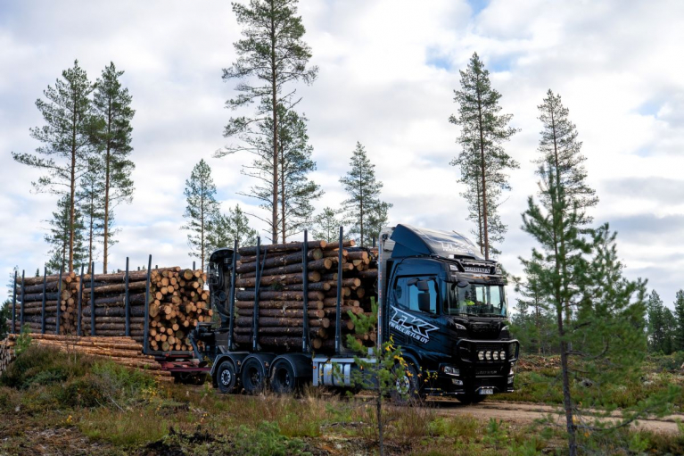 FK-Kuljetus Oy, Scania puutavarayhdistelmä