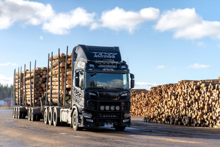 Scania puutavarayhdistelmä, FK-Kuljetus Oy