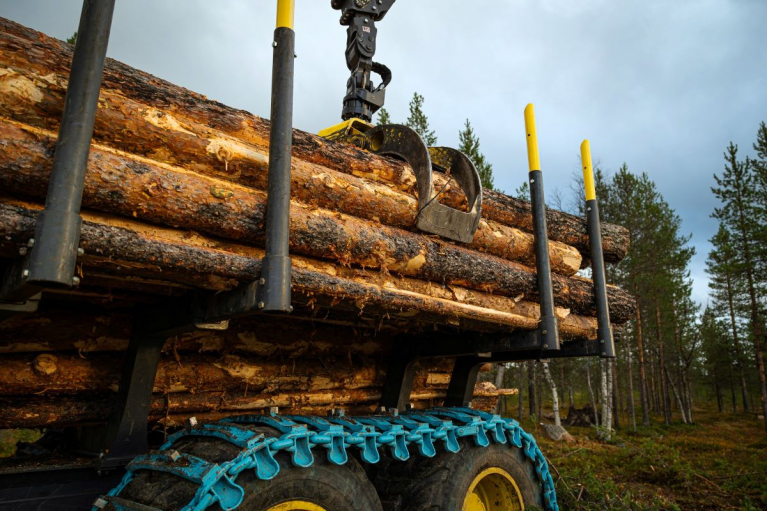 John Deere 1610G kuormatila