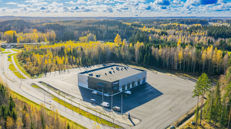 s ja v Varis, Mikkeli, Scania-huolto