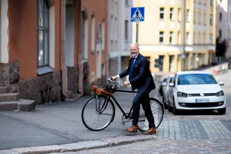 Kokoomuksen kansanedustaja, talousvaliokunnan varapuheenjohtaja Pauli Aalto-Setälä