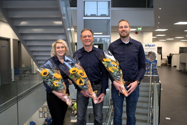 Dynasetin omistajat yhteiskuvassa.