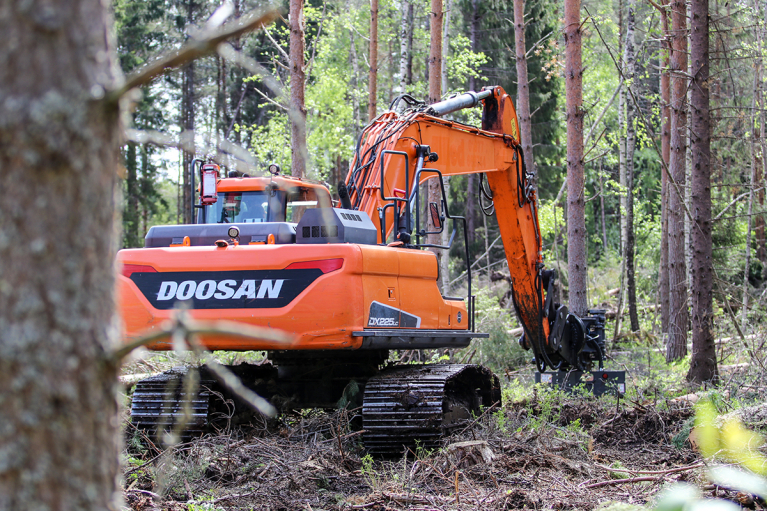 Doosan DX225LC