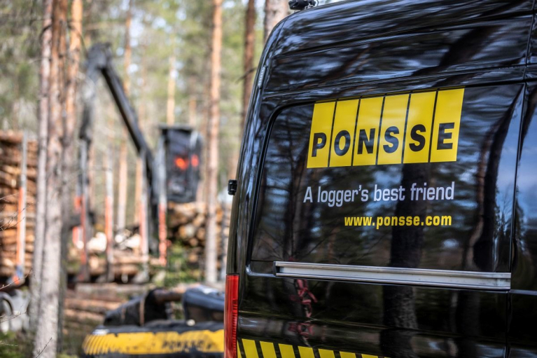 Ponsse field service unit