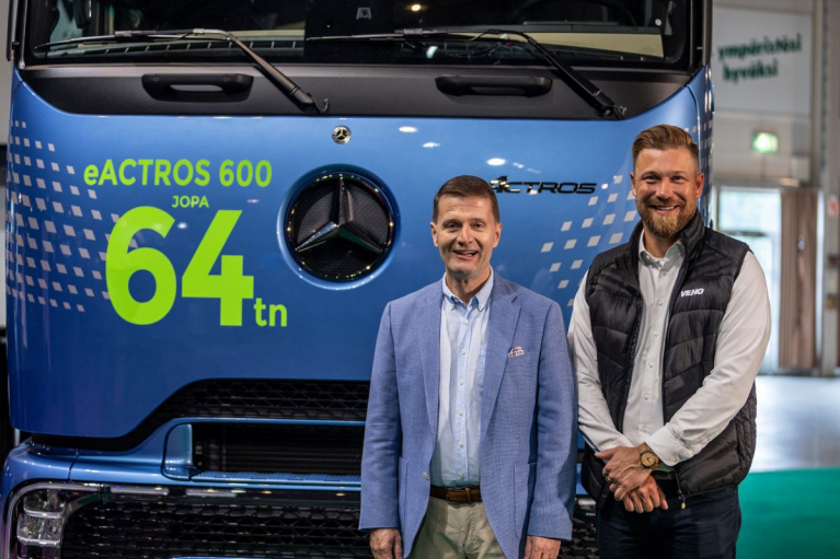 Juha Ruotsalainen, Kasperi Koistinen, Veho