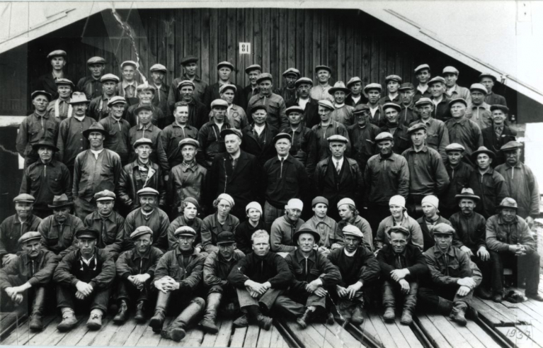 Honkalahden sahan työläisiä 1937