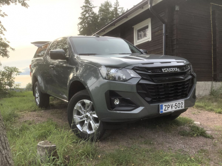 Isuzu D-Max Space Cab 2.2 TDi 4WD 8AT LX 26MY