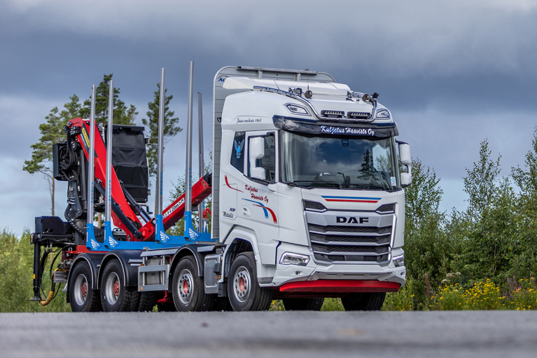 DAF XF530 puutavara-auto