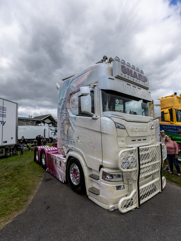 Sharp Freight International LTD:n Scania 770S XL vm. 2026