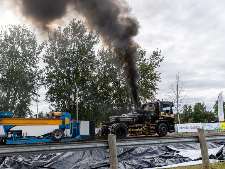 Truck pulling