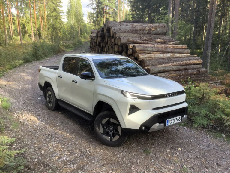 Toyota Hilux Electric Legend