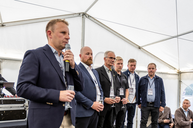 Kalla Forestin osakasyritysten yrittäjät Timo ja Antti Tukiainen, Jouni Torvinen, Rainer ja Markku Myöhänen sekä Arto Konttinen.
