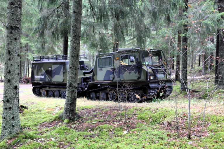 armeijan kalustoa
