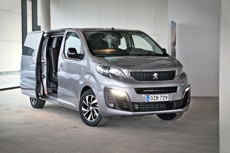 Peugeot e-Expert Crew Cab 1